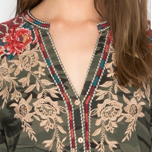 Johnny was VERONICA V-NECK BUTTON DOWN - Picture 5 of 7